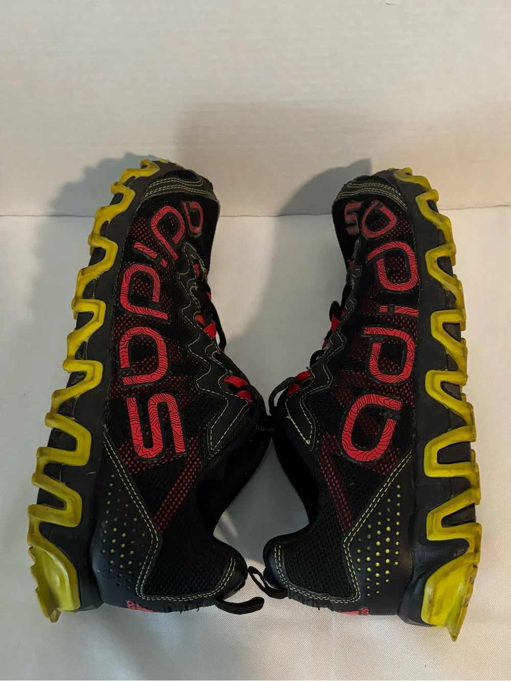 ADIDAS VIGOR TR 3  Men's Black, Red & Neon Yellow Trail Running Sneakers SZ 9.5